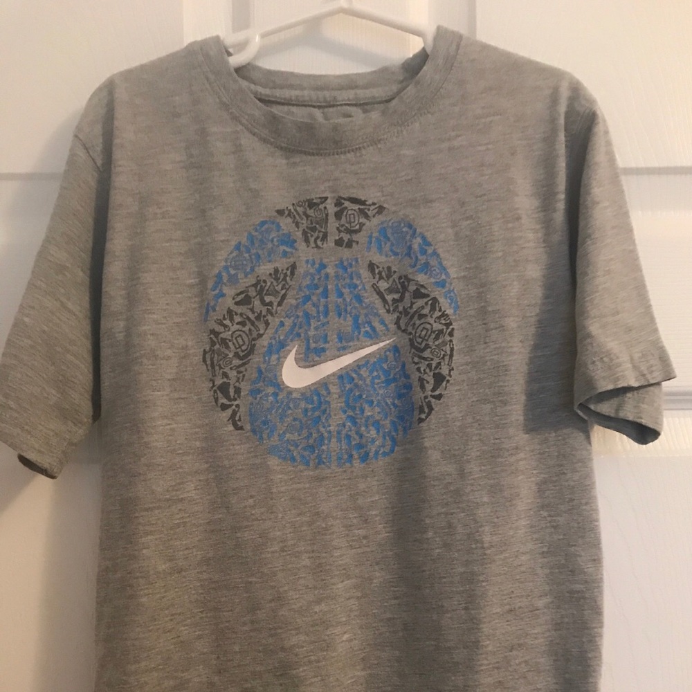 ⭐️3/$10 Nike Kids Bundle Size Small/7